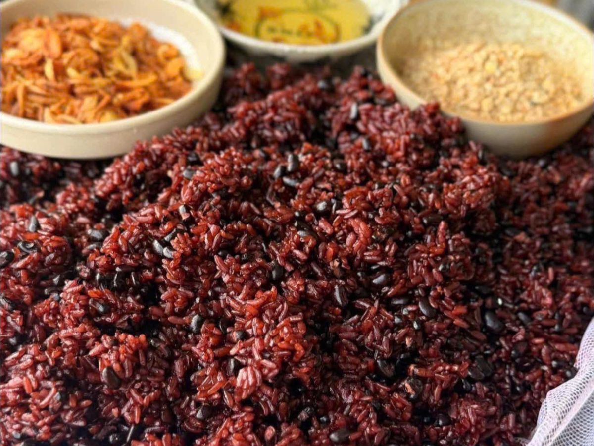 Xôi đỗ đen Hải Phòng chinh phục thực khách nhờ hương vị dẻo thơm, bùi béo