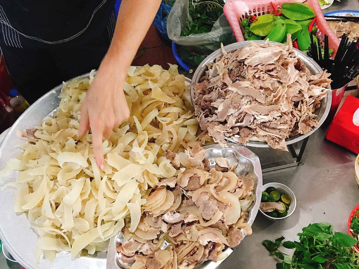 Chợ Ga Hải Phòng được chia thành nhiều khu vực kinh doanh