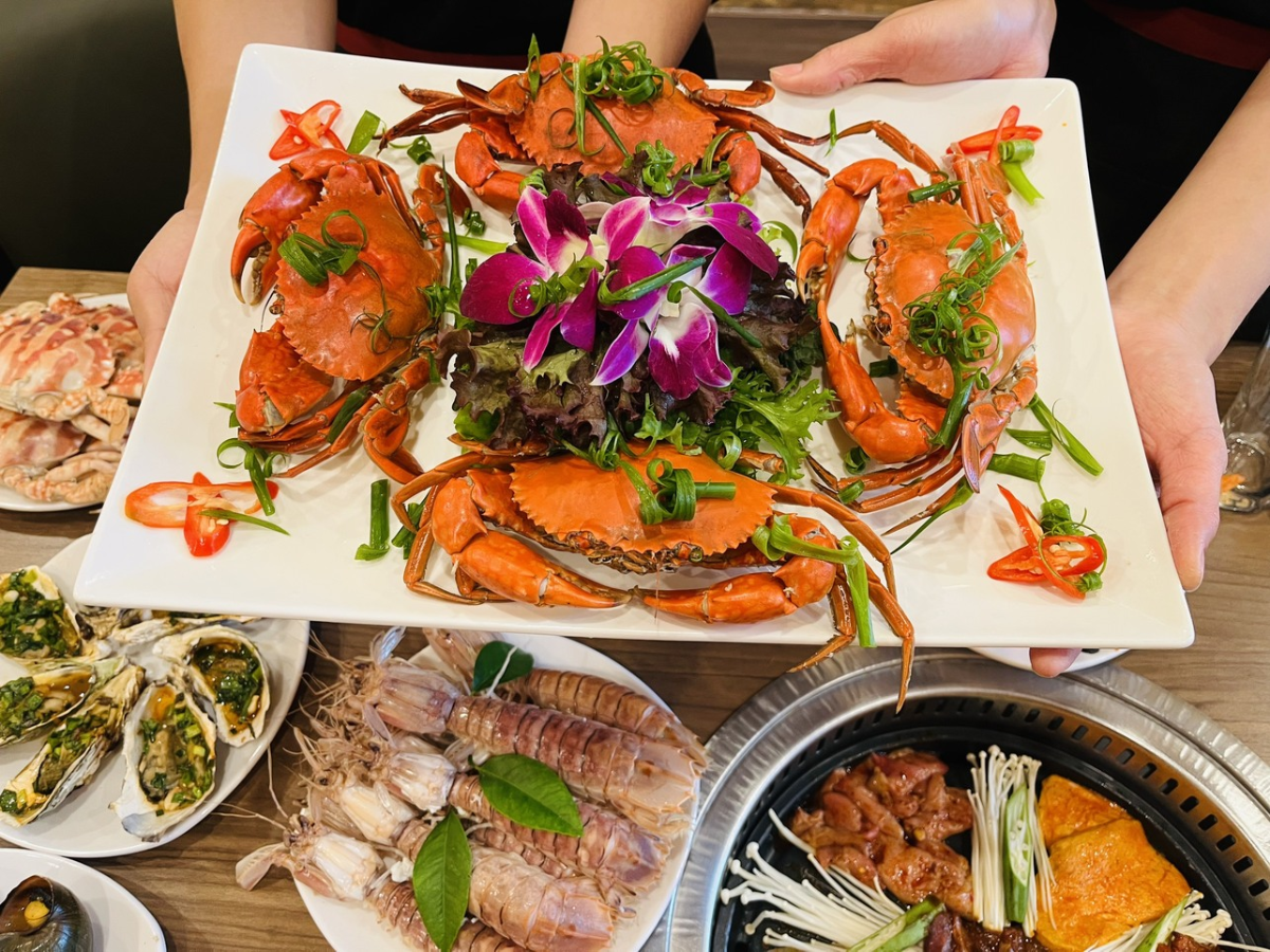 Đồ Sơn nổi tiếng với các món hải sản tươi ngon