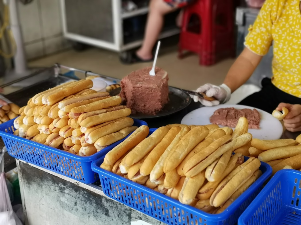 Bánh mì que cay đặc sản Hải Phòng