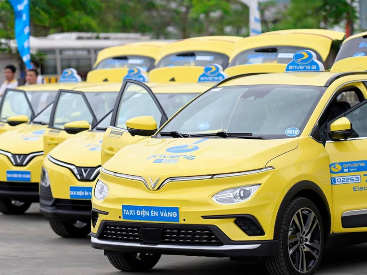 Taxi Én Vàng giúp du khách di chuyển thuận tiện hơn