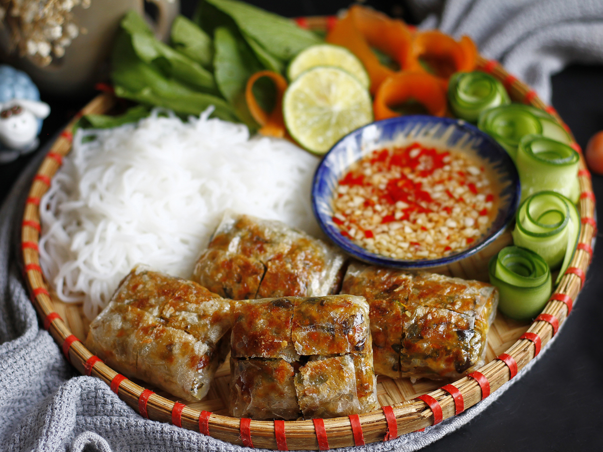 Nem cua bể vuông - đặc trưng Hải Phòng