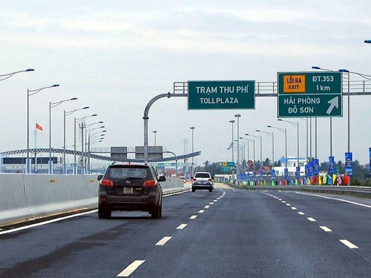 Chú ý các biển báo và lối ra cao tốc để tránh bị lạc đường
