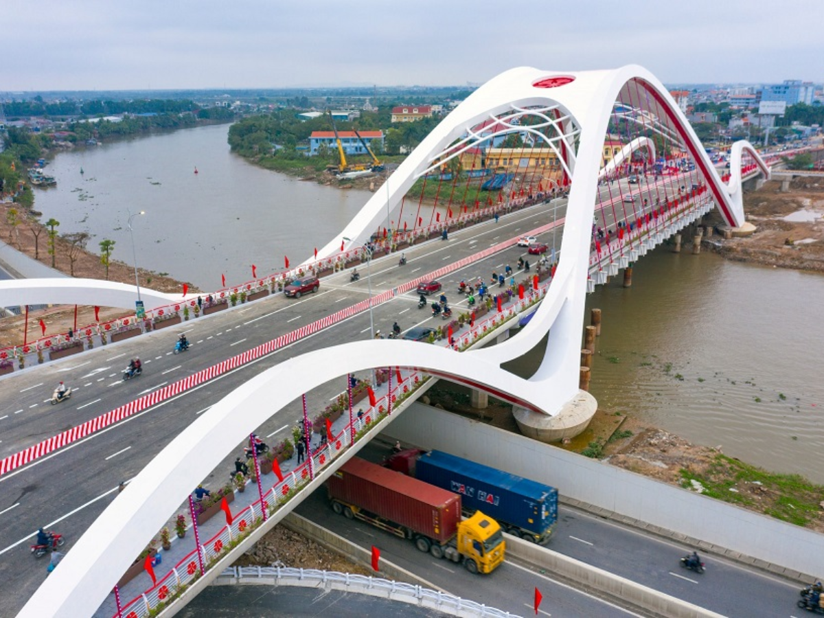 Thiết kế biểu tượng “Cánh sóng vươn xa” đặc biệt của cầu Rào