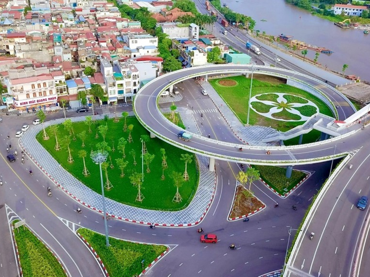 Khu vực trồng cây xanh quanh cầu Rào