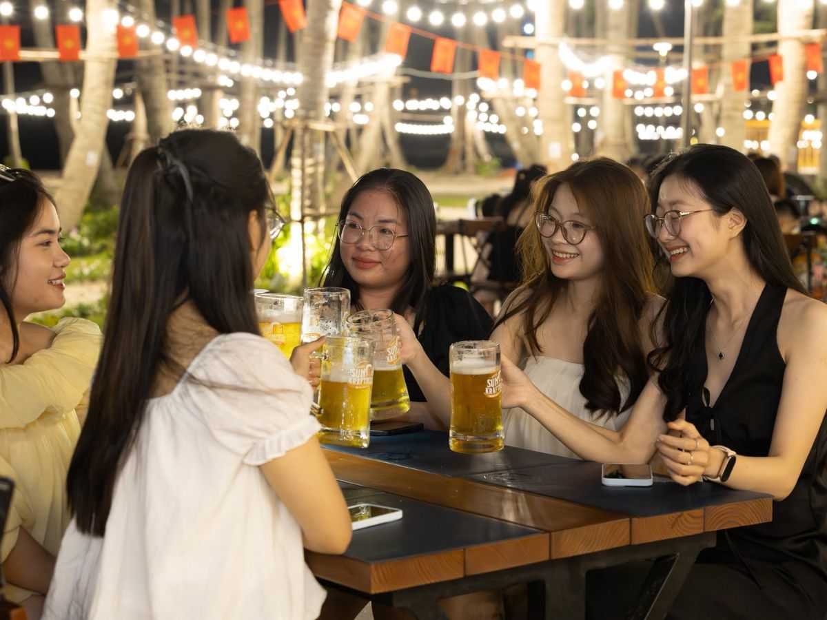Sự kết hợp giữa ẩm thực và đồ uống đặc trưng là một phần không thể thiếu