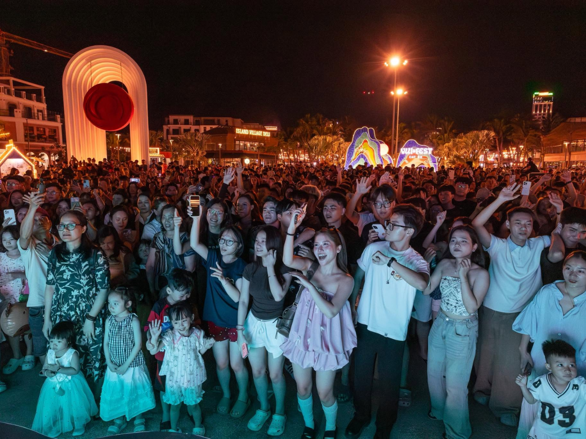 Trải nghiệm không gian ven biển rồi kết thúc buổi tối tại VUI-Fest Cat Ba