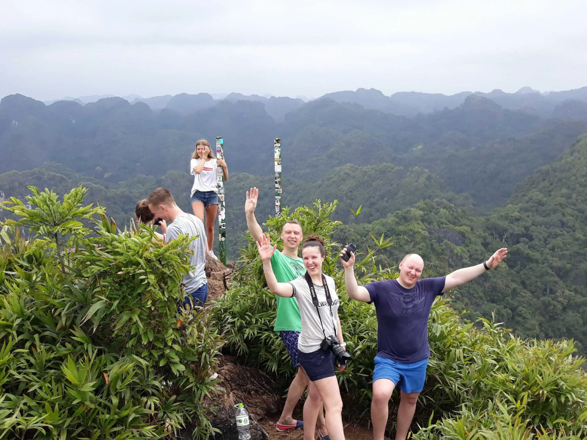 Những cung đường trekking xuyên rừng, cây cổ thụ và các điểm quan sát trên cao đều là bối cảnh lý tưởng để chụp ảnh