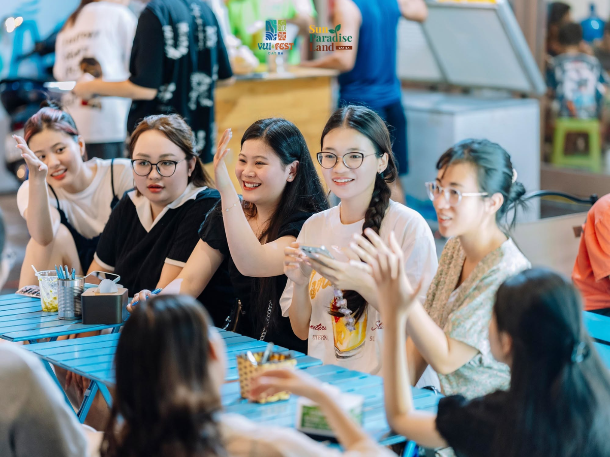 Hình thức tự túc sẽ phù hợp với những ai muốn dành nhiều thời gian khám phá VUI-Fest Cat Ba