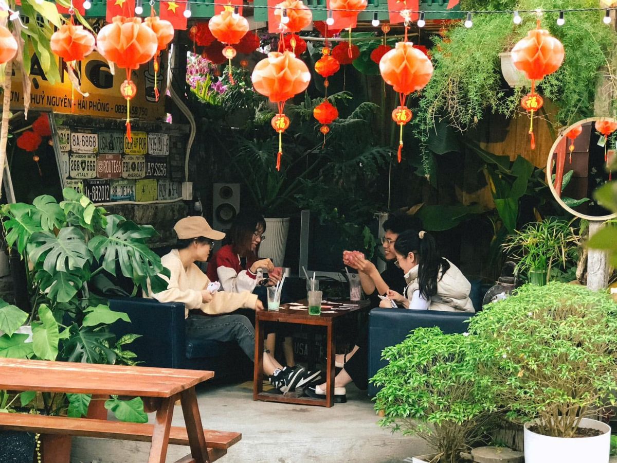 Du khách chọn những quán cafe thuận tiện cho lịch trình du lịch để tận hưởng thời gian nghỉ ngơi