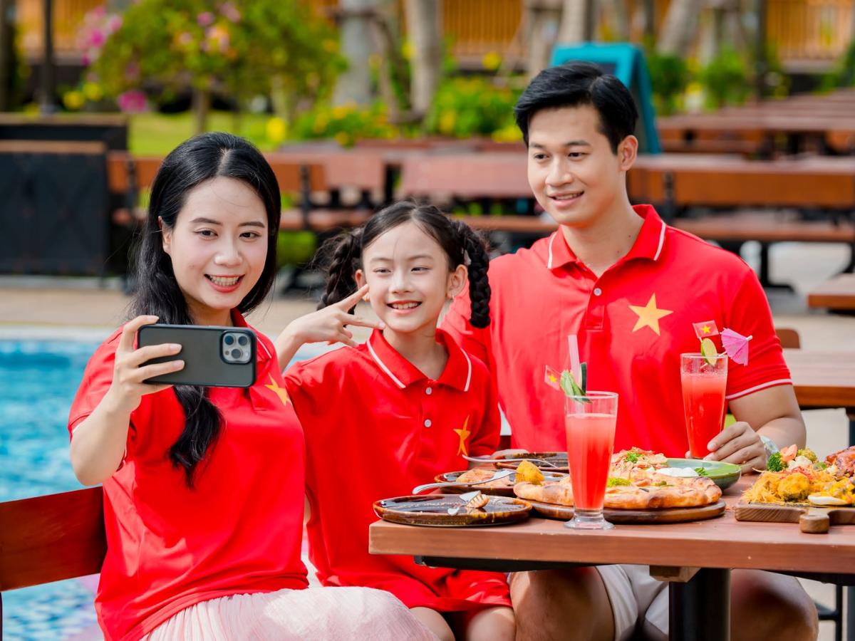 Sun Bavaria Cat Ba là gợi ý phù hợp nếu muốn kết hợp nghỉ ngơi với trải nghiệm ẩm thực trong hành trình tại khu vực Vịnh trung tâm
