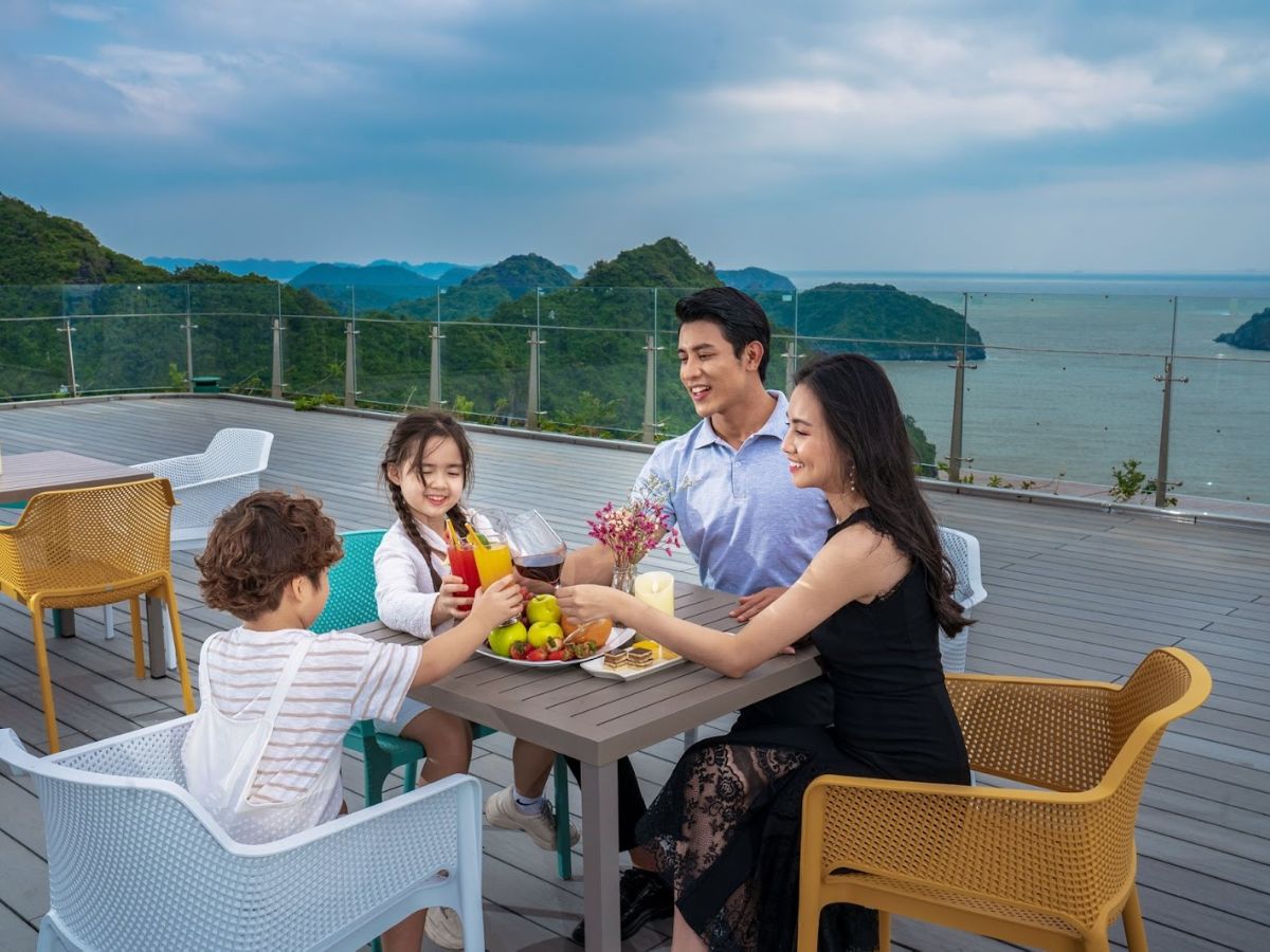 Cát Bà trở thành điểm đến hấp dẫn đối với những tín đồ yêu thích cafe