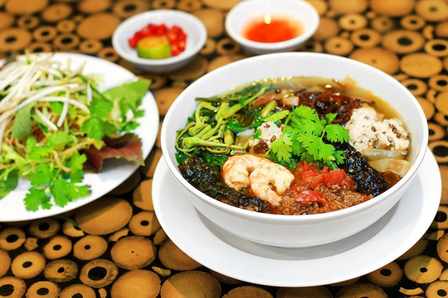 Bánh đa cua là món ăn mang đậm dấu ấn văn hóa ẩm thực của người dân Hải Phòng