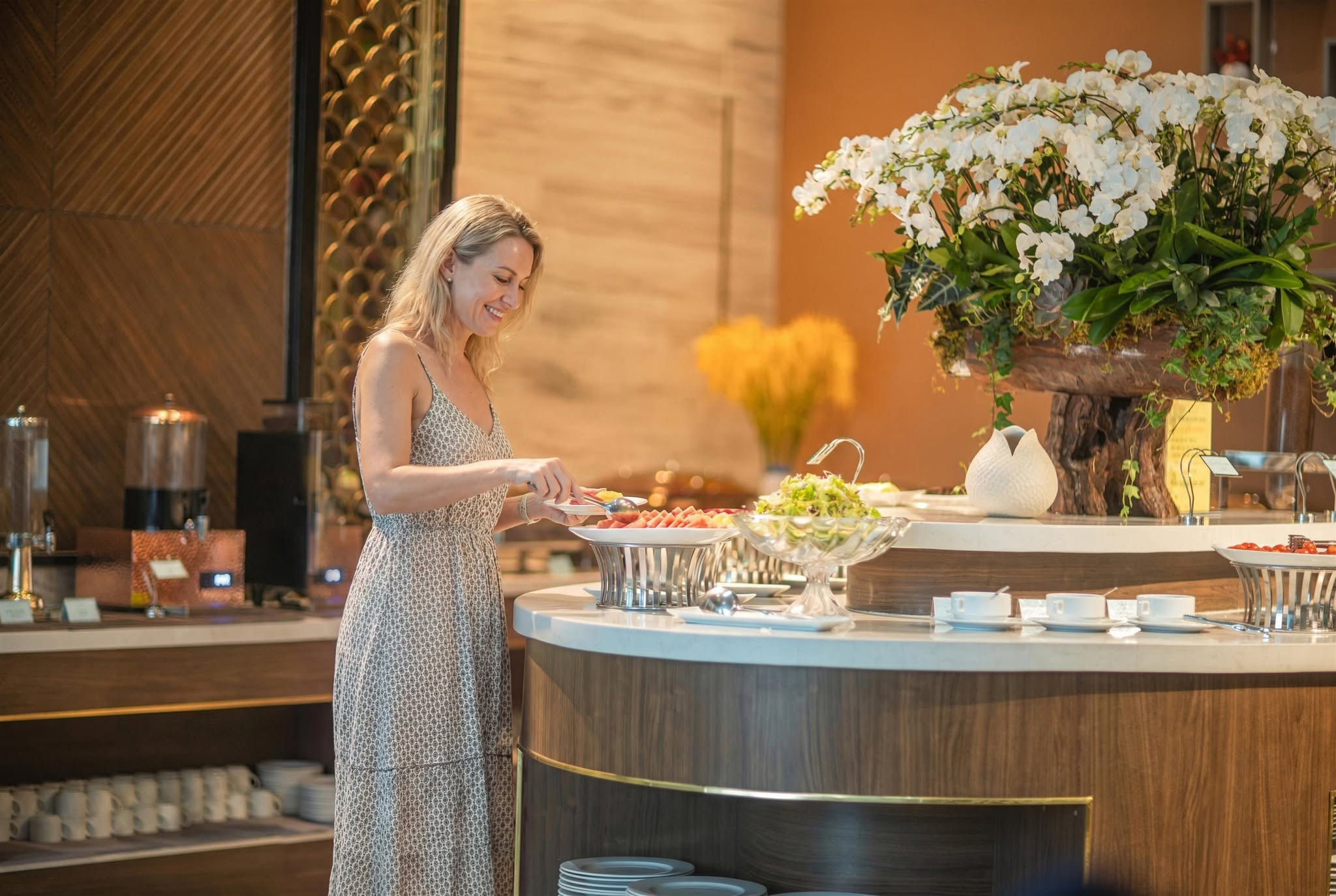 The diverse breakfast buffet helps visitors save time and start the day with plenty of energy