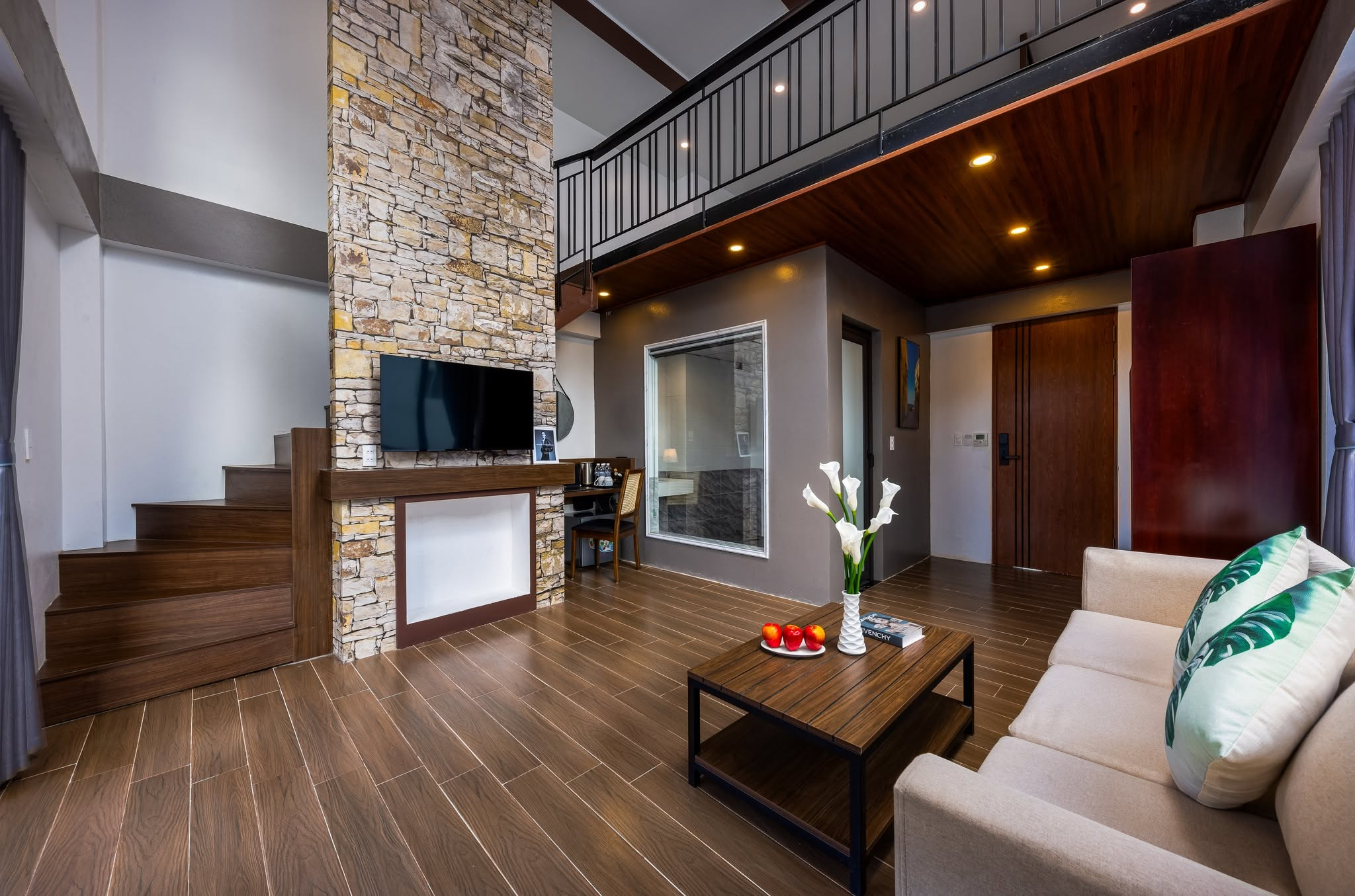 Green Pearl Hotel sở hữu vị trí thuận tiện gần nhiều điểm tham quan nổi tiếng