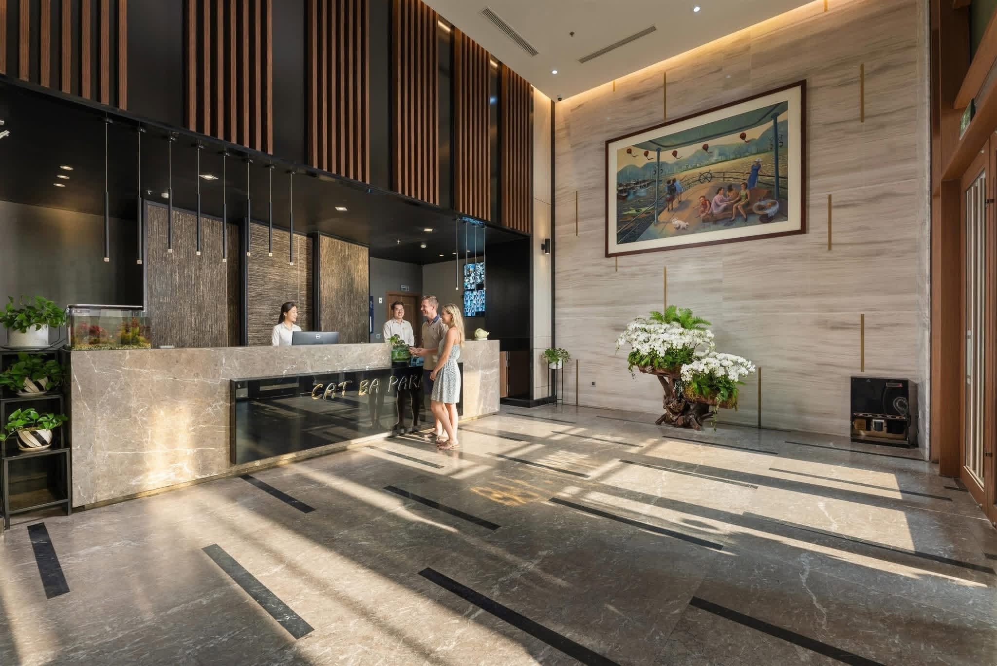 Không gian sang trọng cùng hệ thống tiện ích hiện đại là điểm nổi bật của khách sạn 4 sao