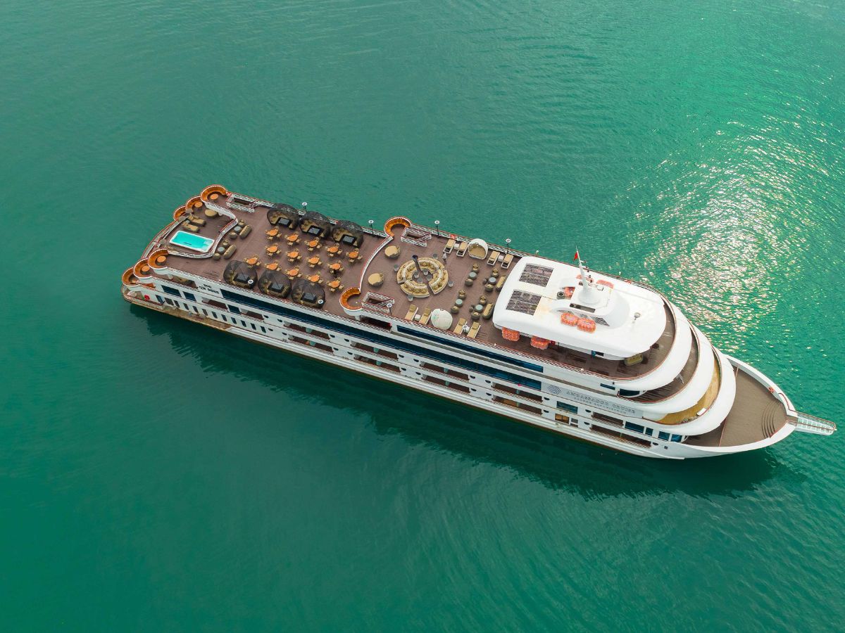 Lan Ha Bay cruise tours are available in a variety of options to suit different travel needs