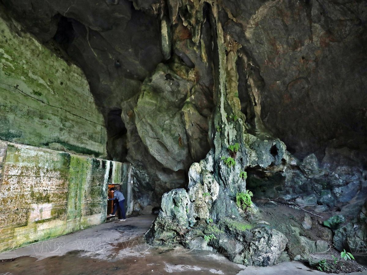 Quan Y Cave generally opens from around 8:00 a.m. to 5:00 p.m. daily