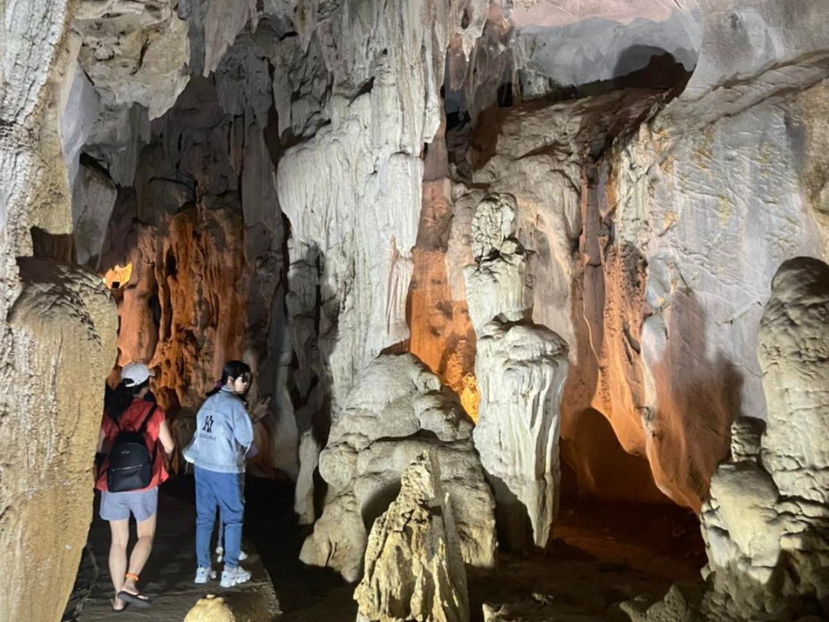 Trung Trang Cave is a suitable attraction for a wide range of visitors