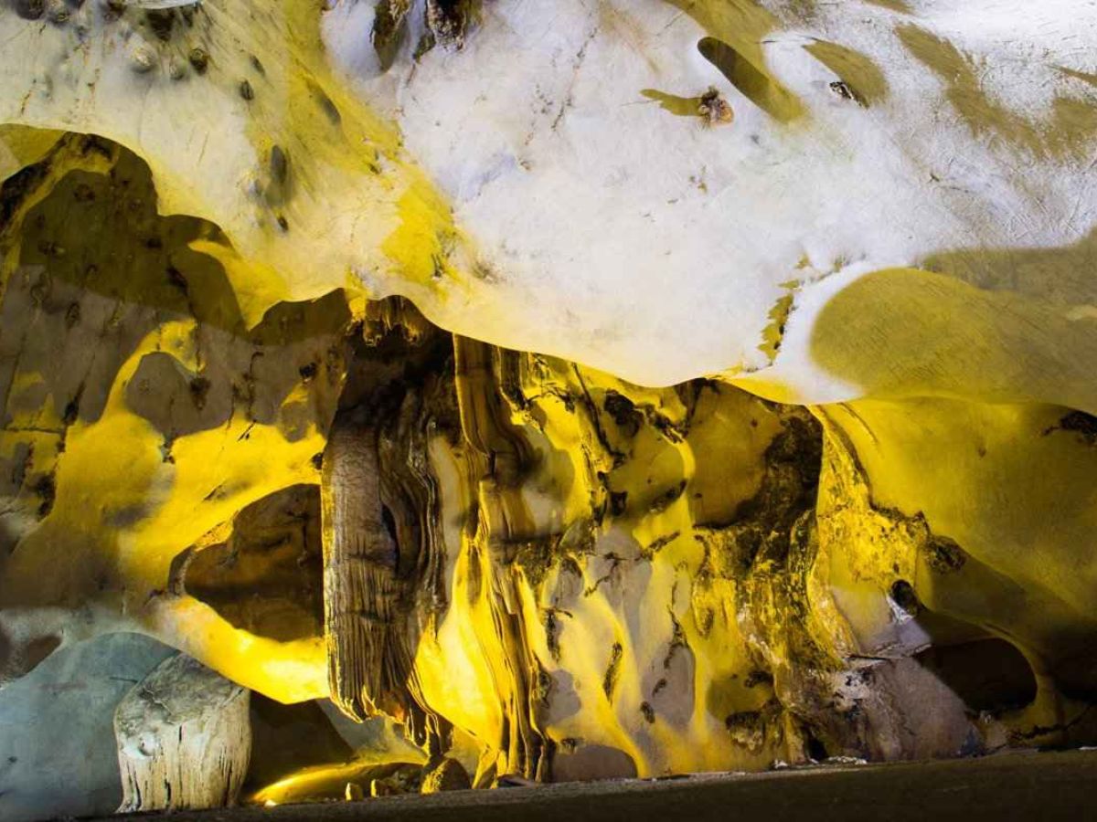 Trung Trang Cave was formed through weathering and geological processes that took place over millions of years