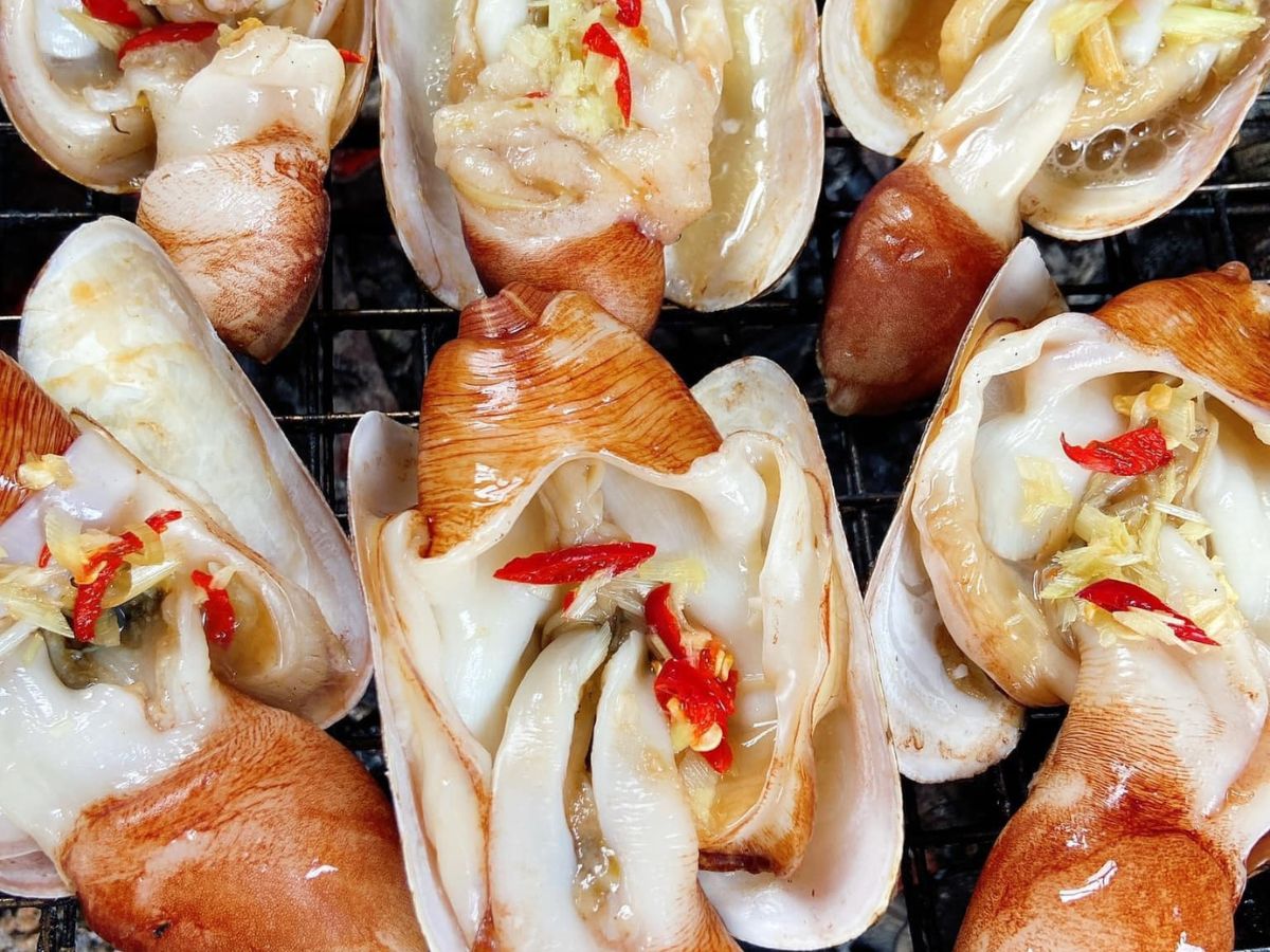 Nhà Hàng Hải Đăng là địa điểm thưởng thức hải sản được nhiều khách du lịch biết đến