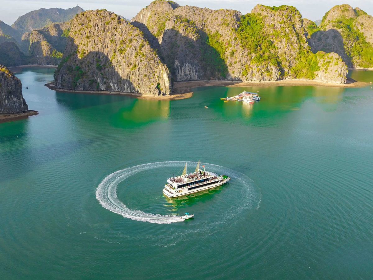 Chọn đúng thời điểm và chuẩn bị kỹ để có chuyến khám phá Vịnh Lan Hạ trọn vẹn