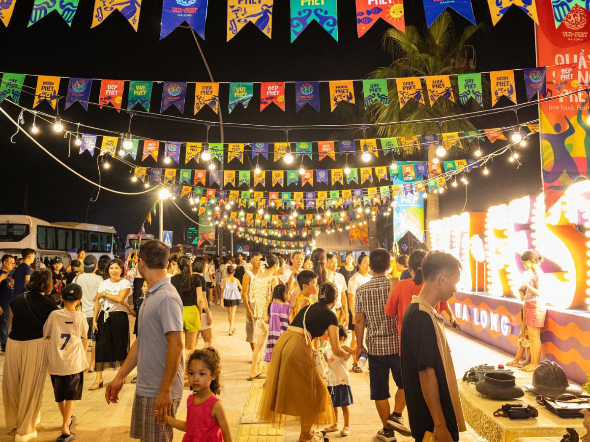 Chợ đêm VUI-Fest là lựa chọn thú vị cho những bộ ảnh cưới theo phong cách đời thường