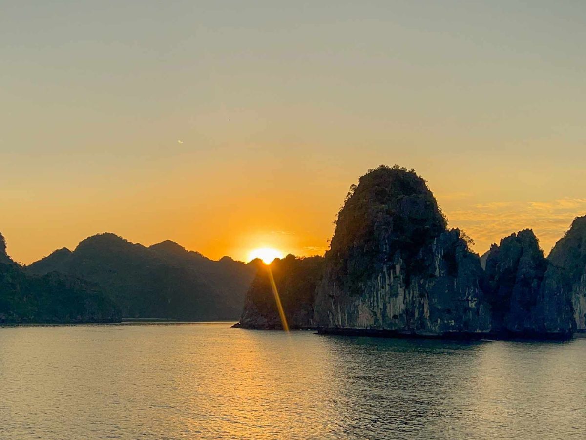 Những lỗi thường gặp khi chụp ảnh hoàng hôn ở Cát Bà