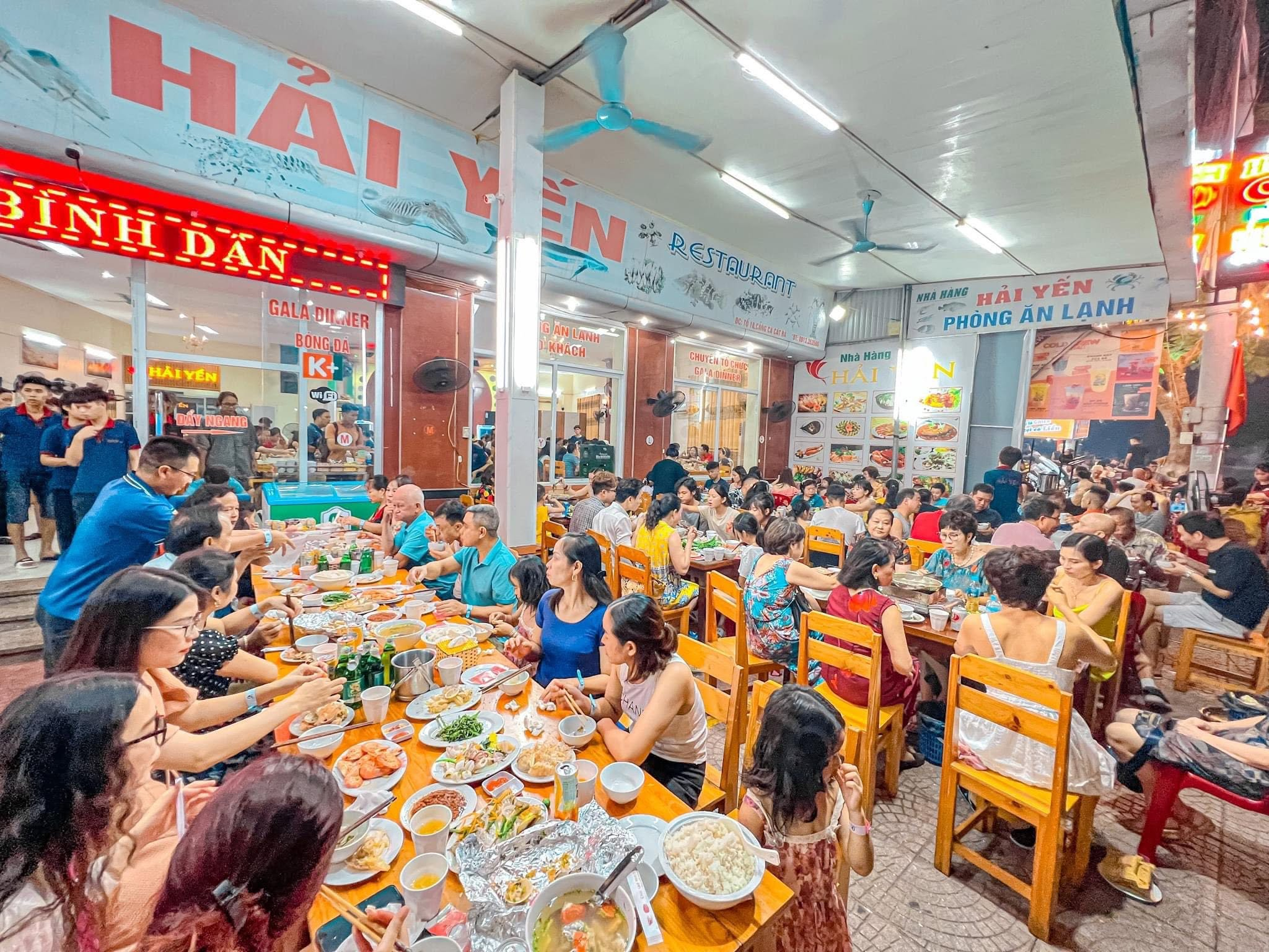 Nhà hàng Hải Yến sở hữu không gian rộng và thực đơn hải sản đa dạng