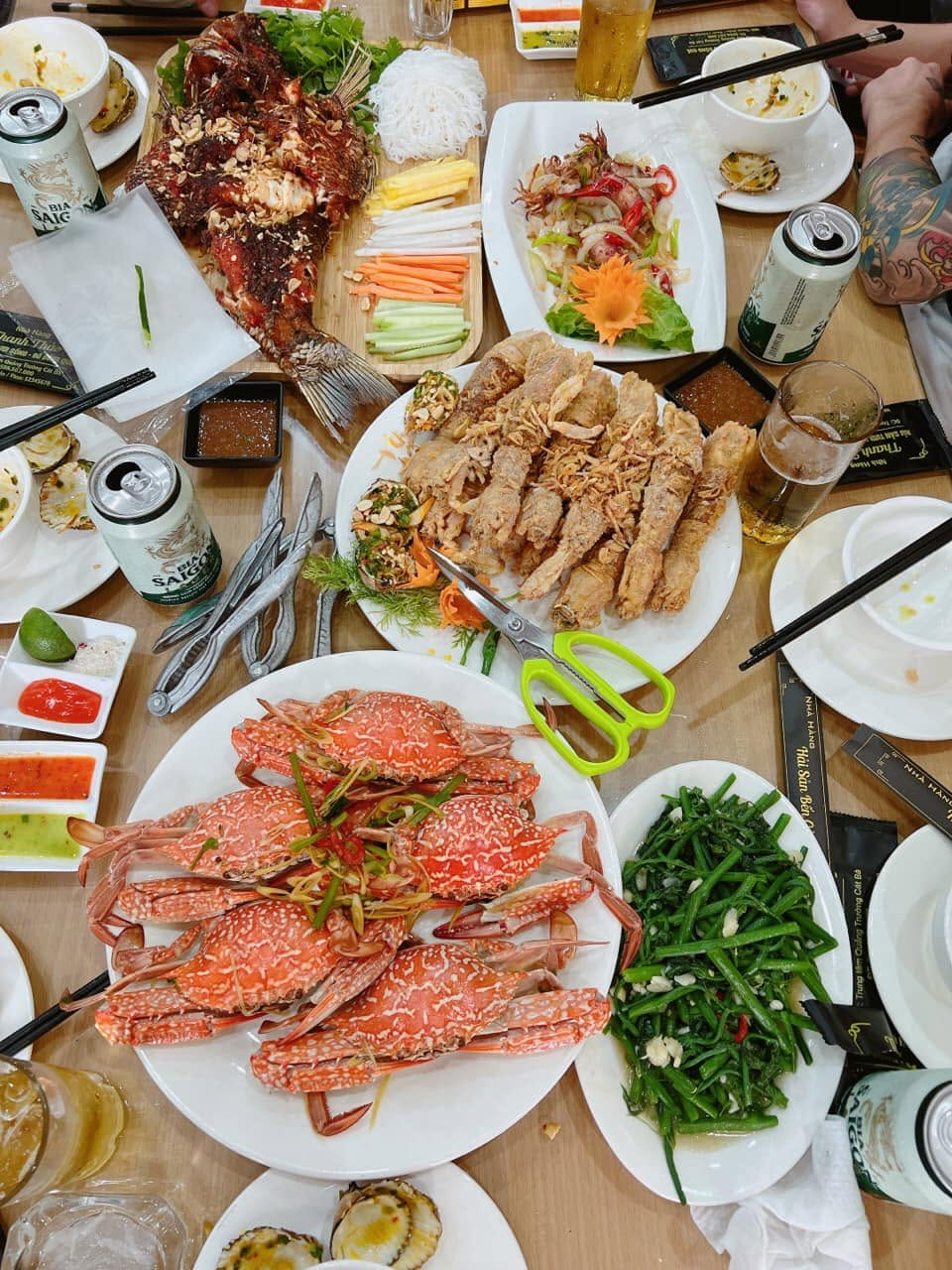Lựa chọn nguyên liệu và thống nhất cách chế biến trước khi gọi món giúp thực khách chủ động chi phí bữa ăn