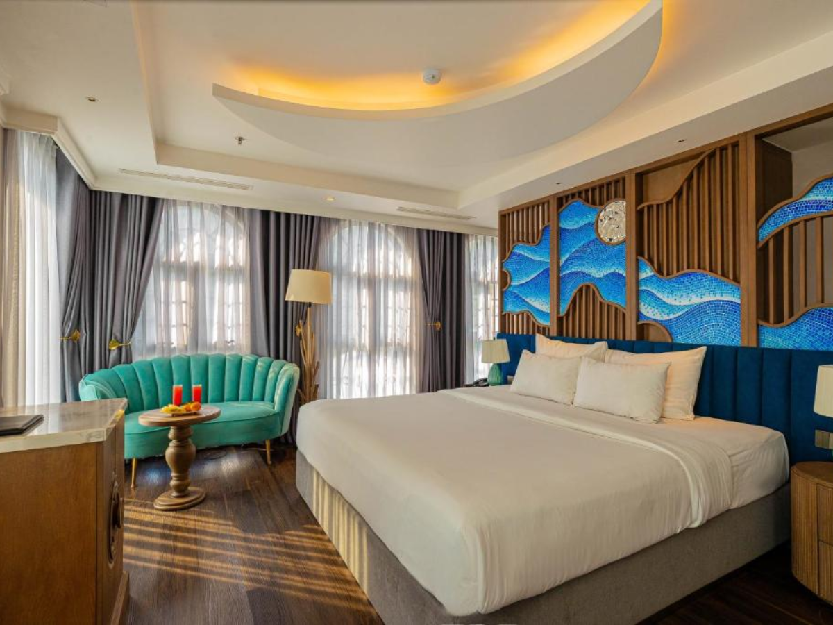 Không gian theo phong cách boutique tạo cảm giác riêng tư, phù hợp với cặp đôi hoặc nhóm bạn