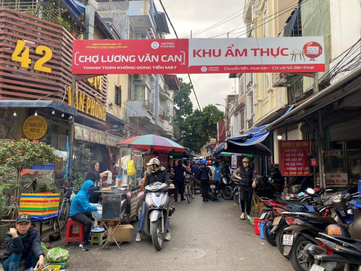 Các khu chợ truyền thống được nhiều du khách lựa chọn khi mua đặc sản