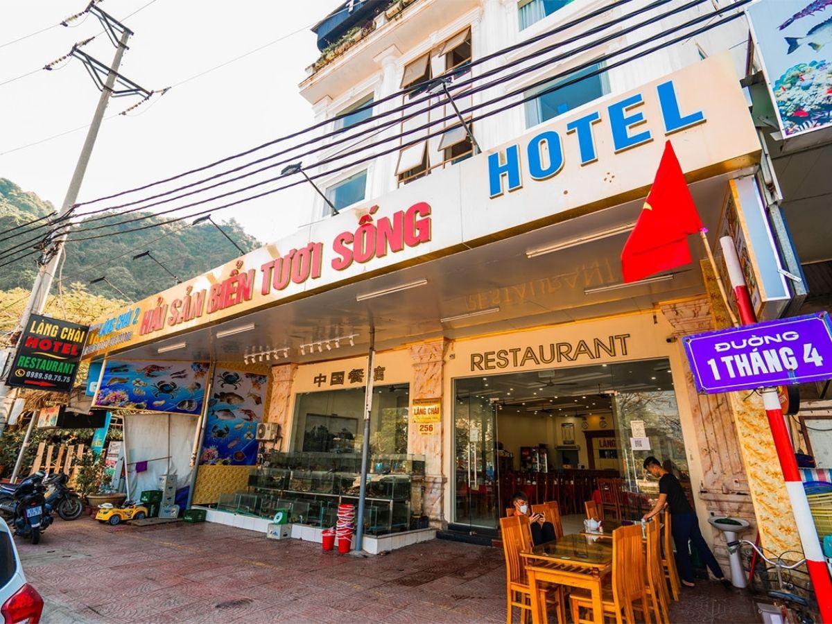 Nhà Hàng Làng Chài là địa chỉ thuận tiện cho bữa hải sản gia đình