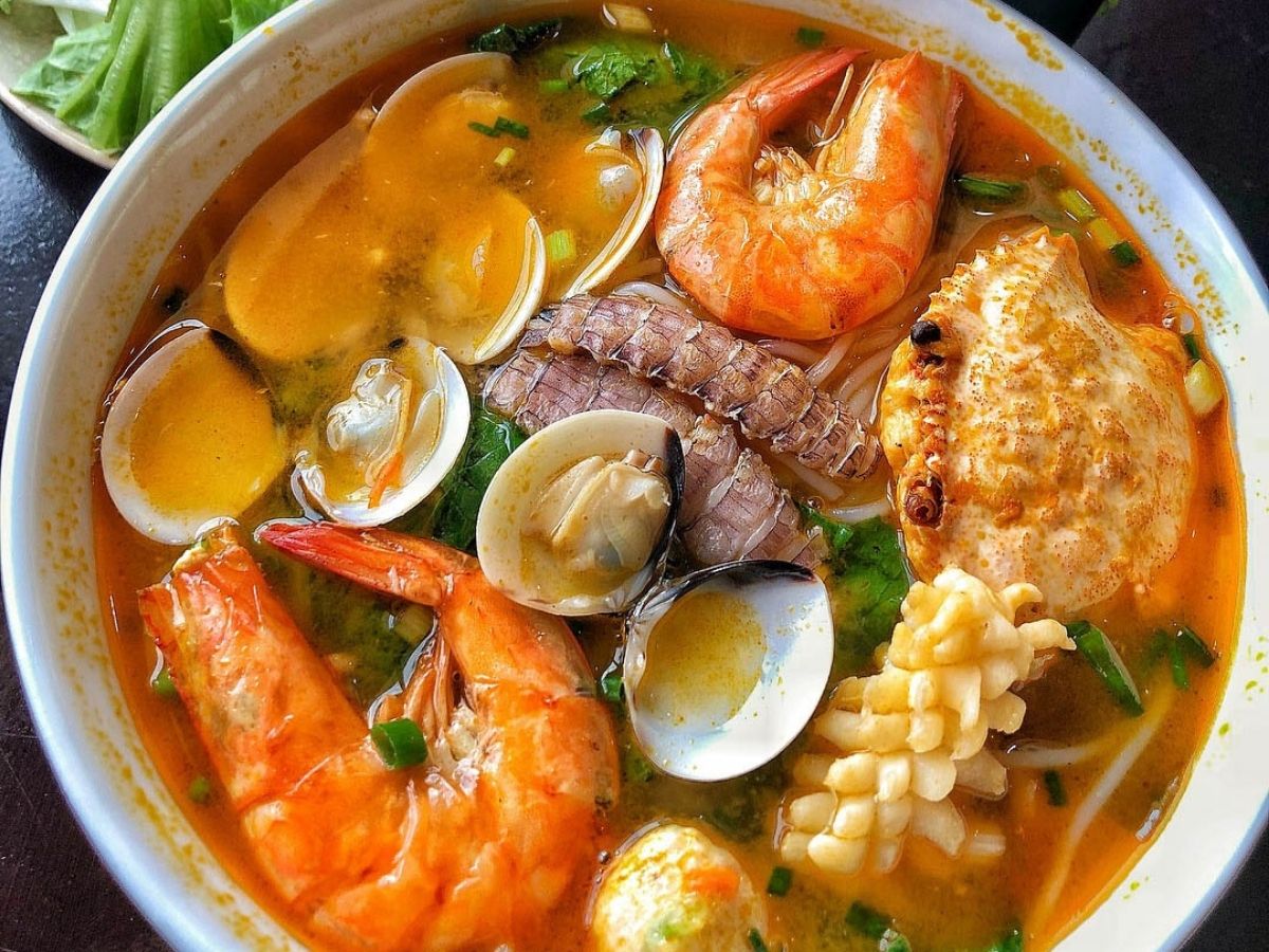 Nhiều món đặc sản địa phương hấp dẫn, mang hương vị đặc trưng