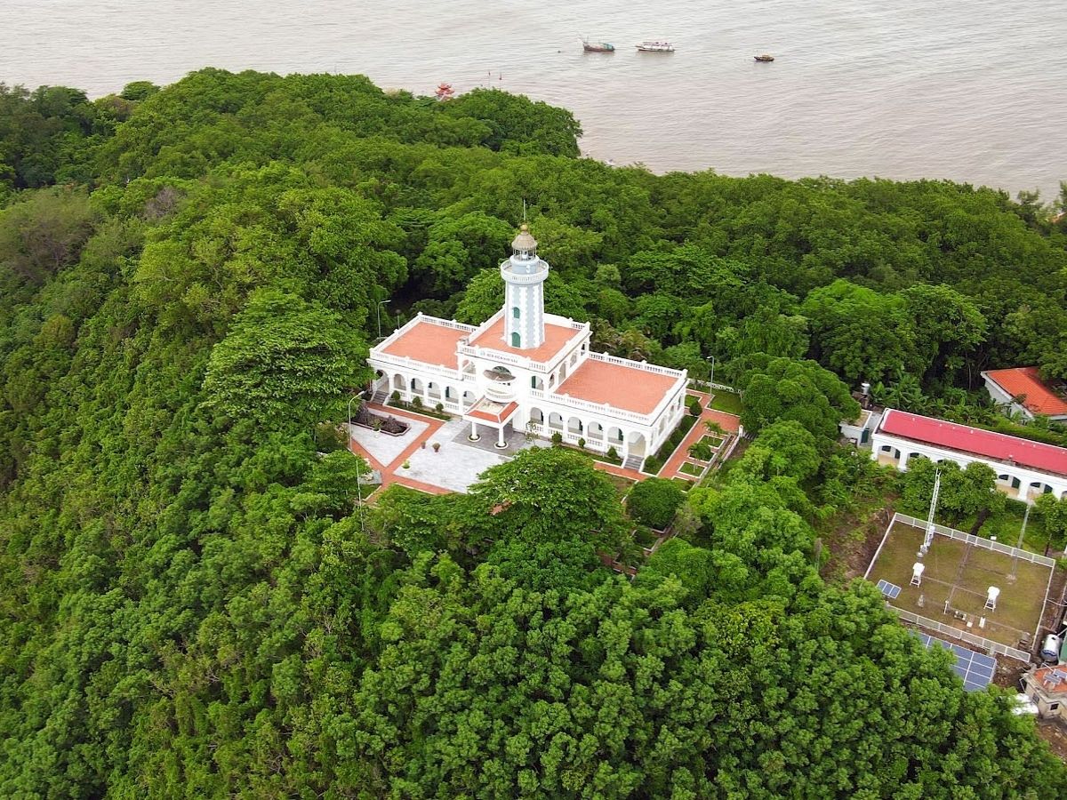 Du lịch Hòn Dấu Hải Phòng là lựa chọn phù hợp với nhiều du khách
