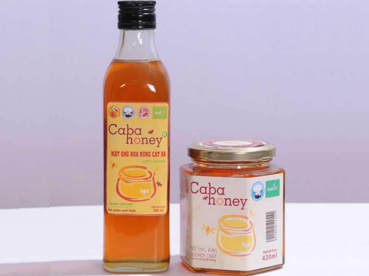 Mua trực tiếp tại cơ sở giúp du khách dễ dàng tìm hiểu quy trình thu hoạch, quan sát sản phẩm thực tế và lựa chọn mật ong có nguồn gốc rõ ràng.