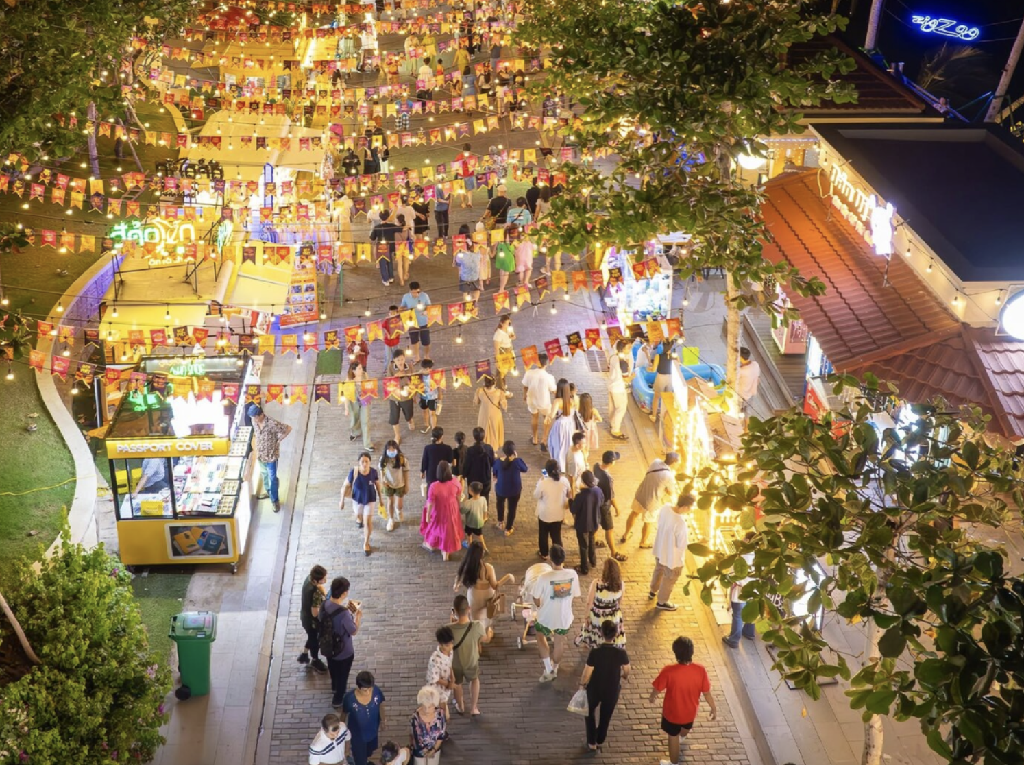 VUI-Fest Cát Bà mang đến một thế giới giải trí rực rỡ sắc màu với hệ thống đèn lồng