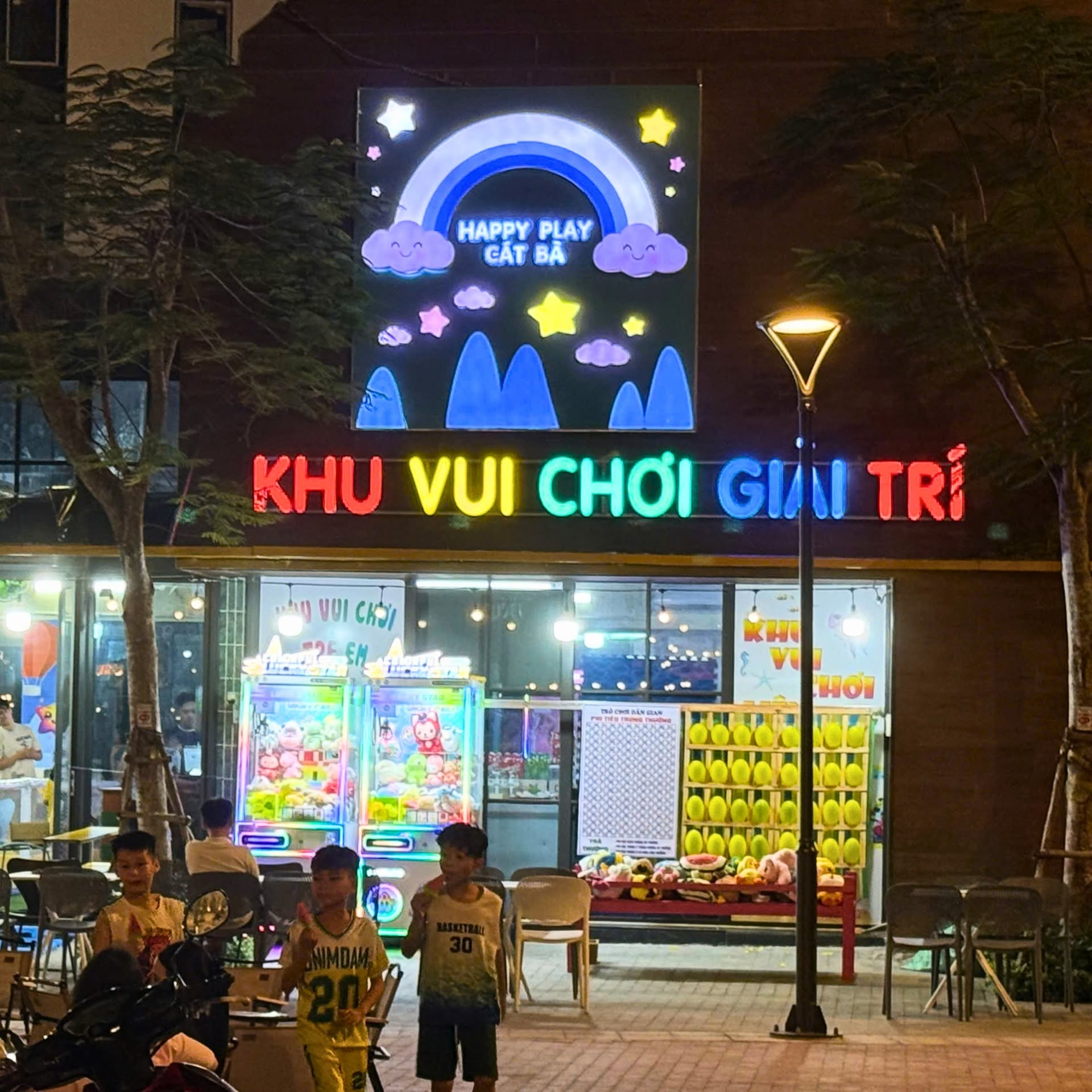 Không gian vui chơi đa dạng giúp gia đình dễ dàng lựa chọn hoạt động phù hợp khi đến Hải Phòng