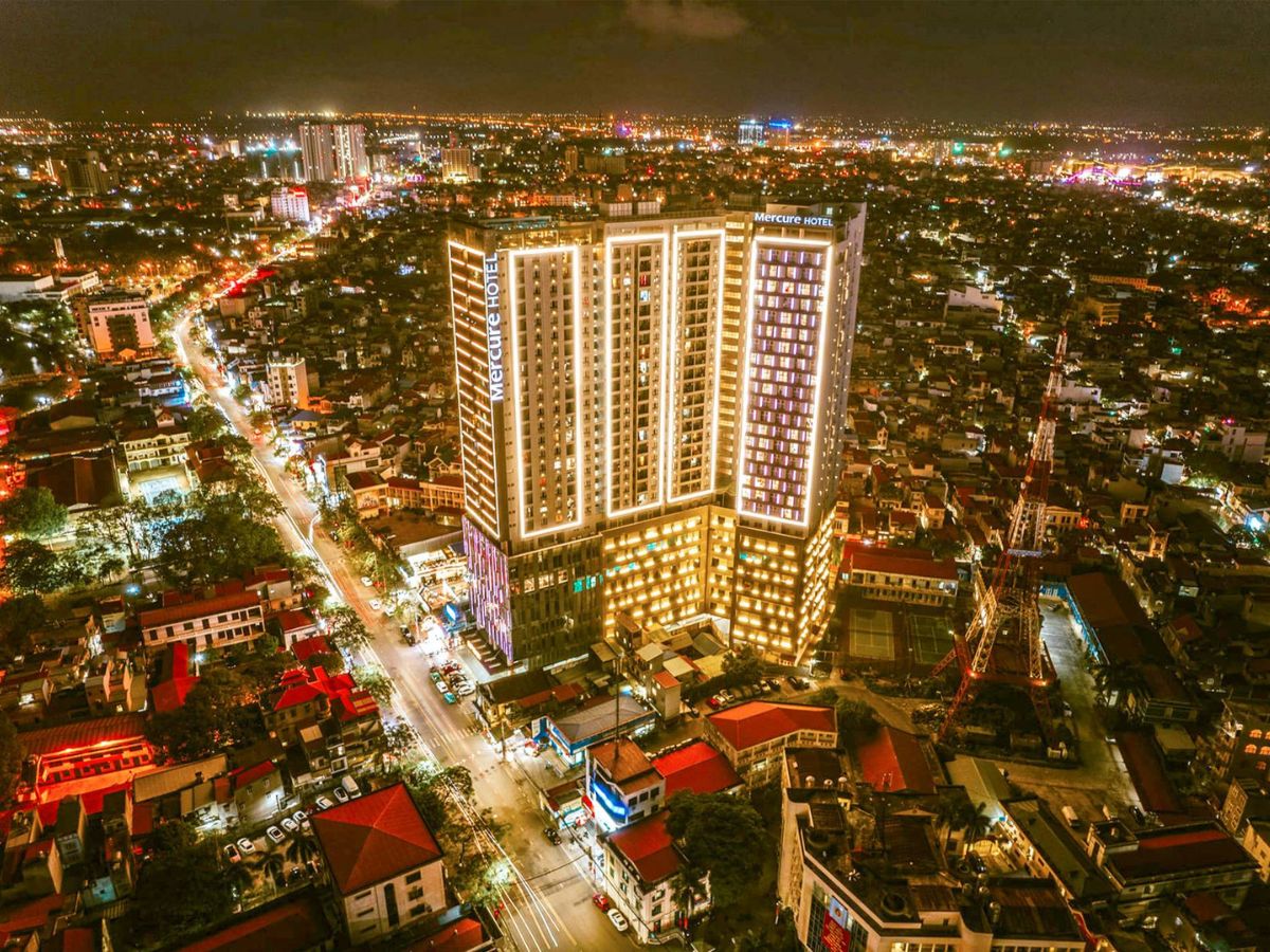 Mercure Hai Phong tọa lạc ngay tại trung tâm thành phố.