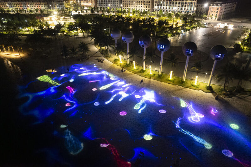 Khu vực trình diễn 3D Mapping bùng nổ thị giác.