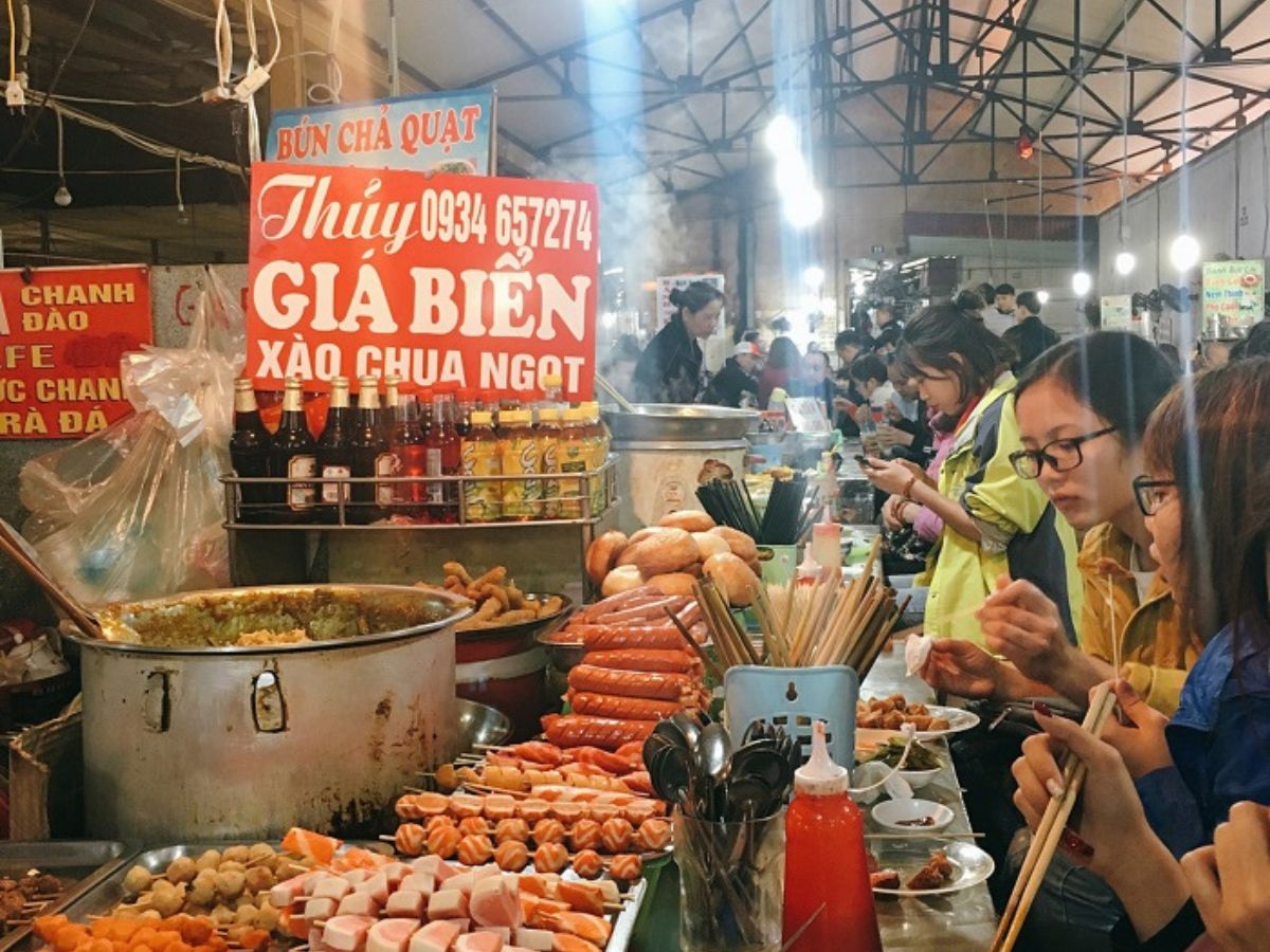 Lưu ý chọn quán ăn ở Hải Phòng để khám phá ẩm thực phố cảng.