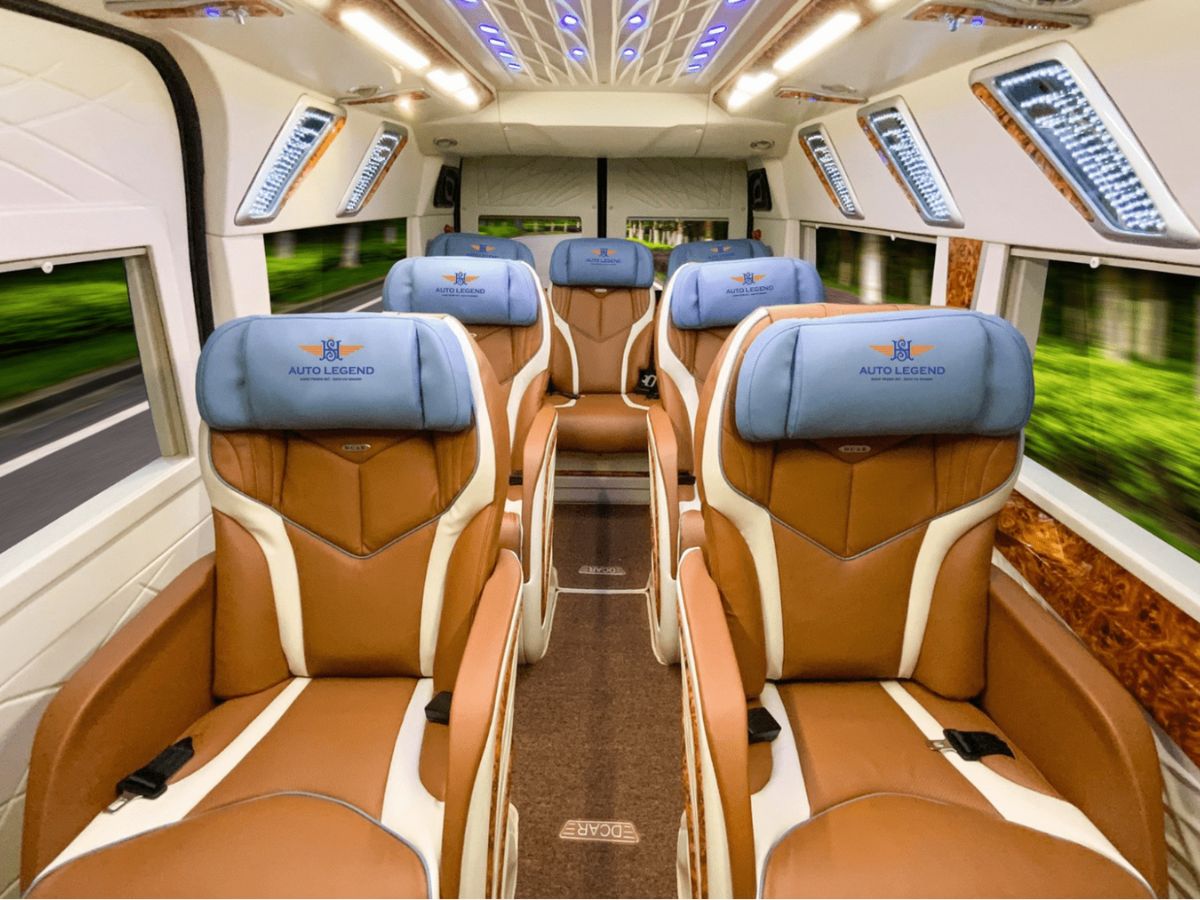 Di chuyển từ Hà Nội đến Hải Phòng và tới hồ Tam Bạc bằng nhiều phương tiện.