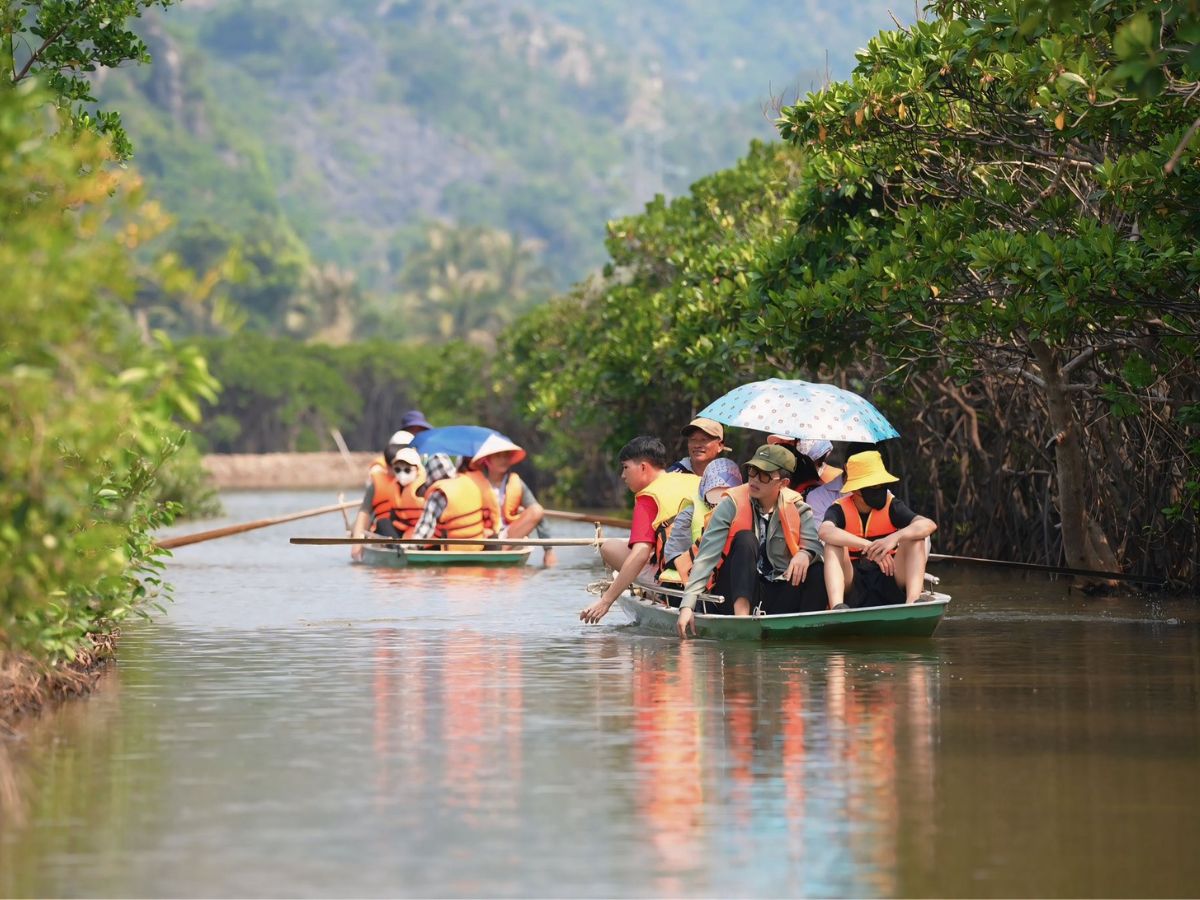 Du lịch Hải Phòng - Hạ Long là lựa chọn của nhiều du khách.