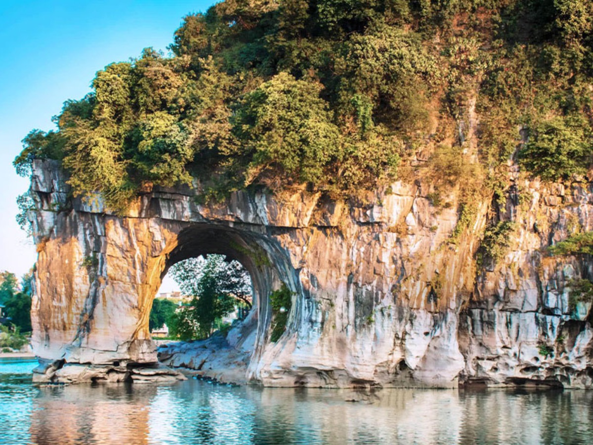 Nui Voi An Lao is ranked as a national historical relic.