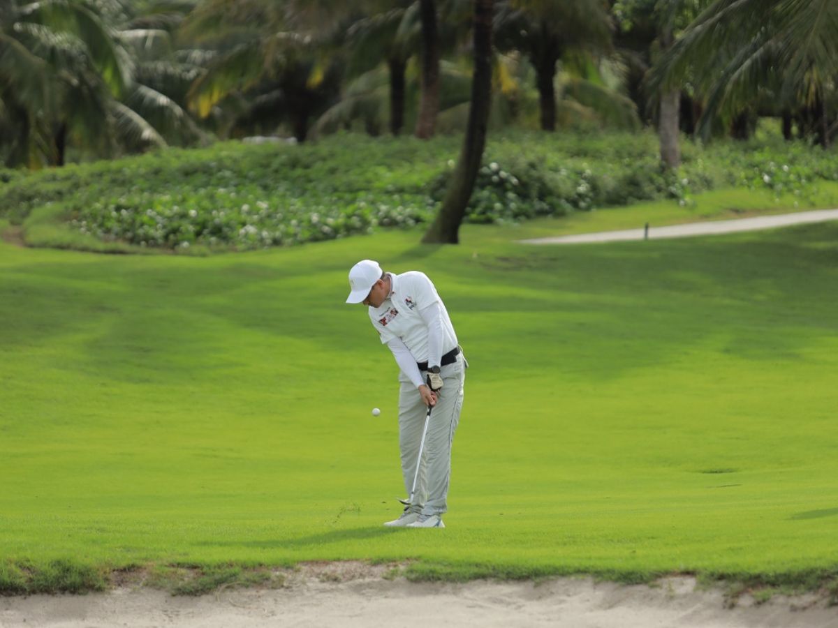 Nên đặt lịch trước khi đến sân golf Vũ Yên Hải Phòng.