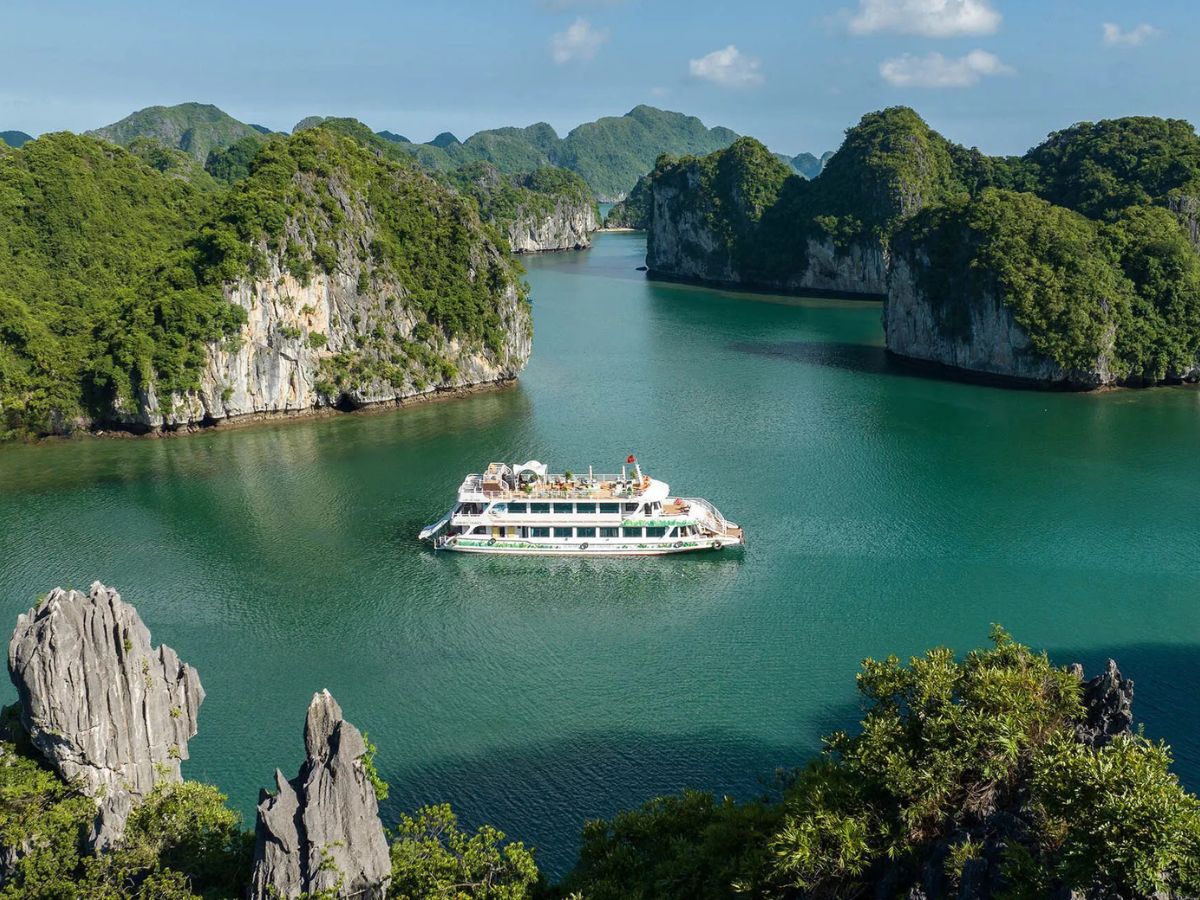 xperience the full Lan Ha Bay (Cat Hai, Hai Phong)