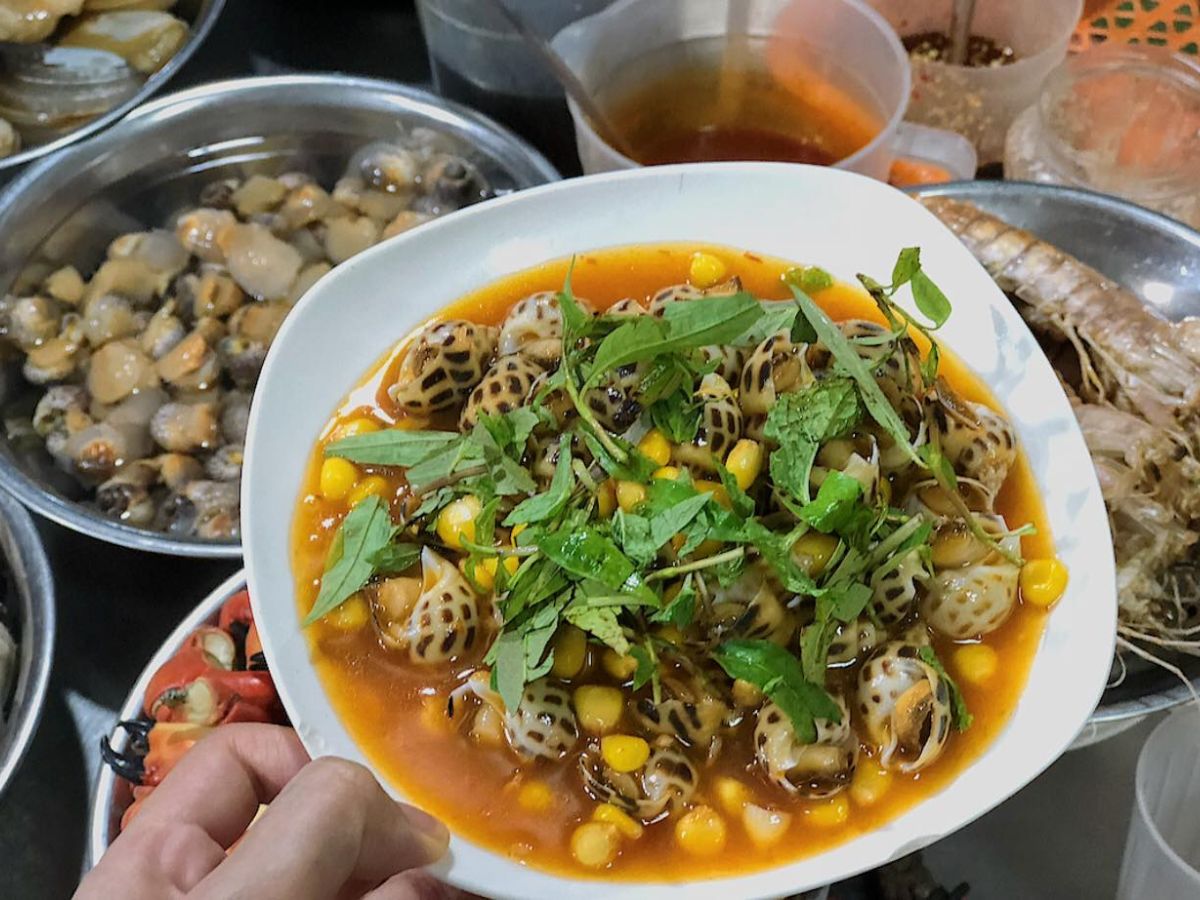 Ốc hương Hải Phòng được du khách yêu thích.