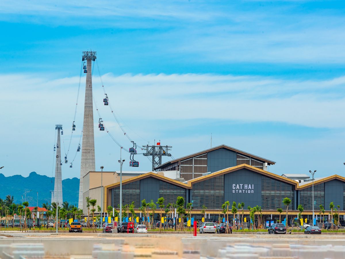 Khám phá Cát Bà bằng cáp treo Sun World tiện lợi.