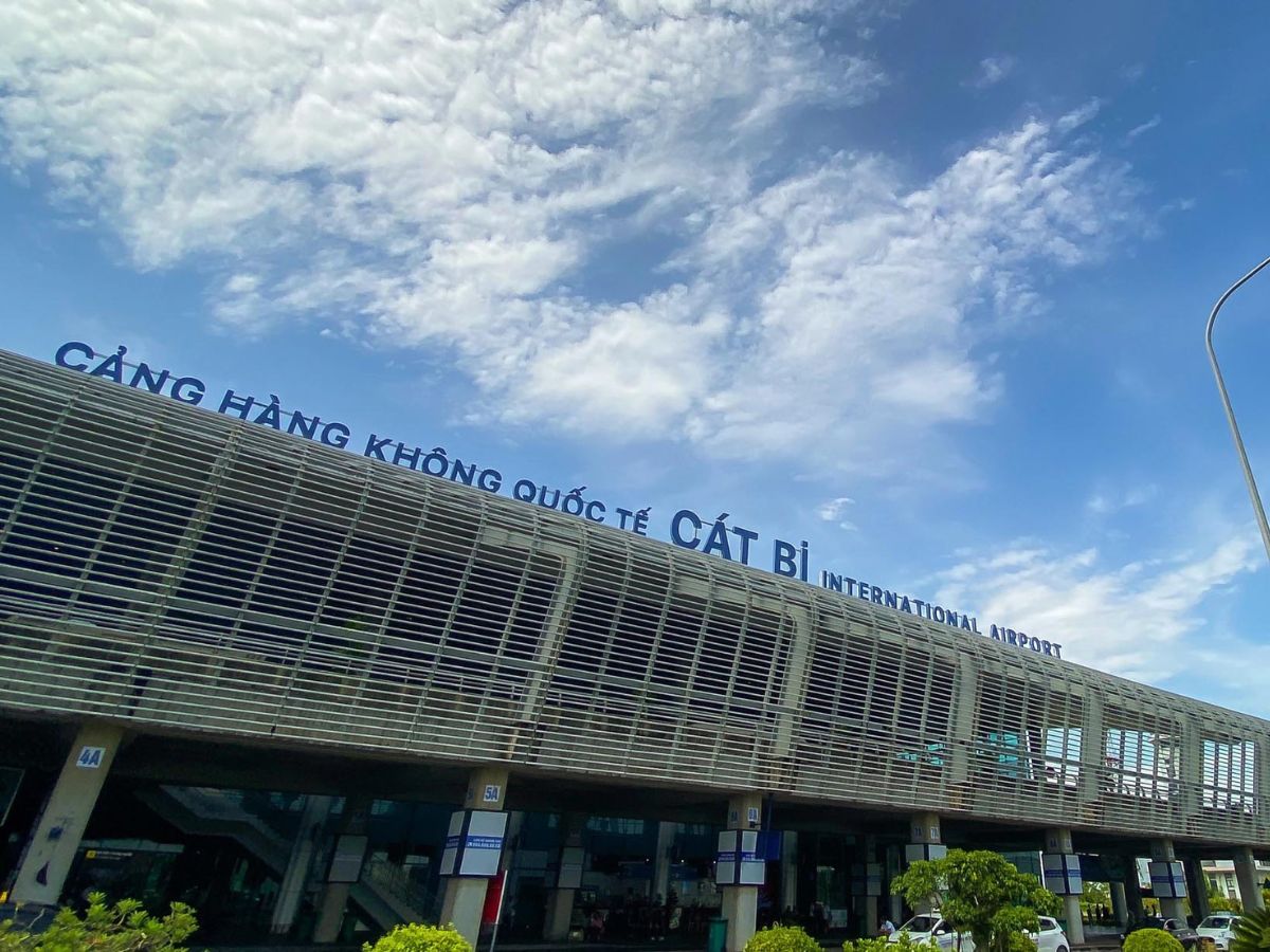 Hai Phong Airport is only about 5km from the city center.