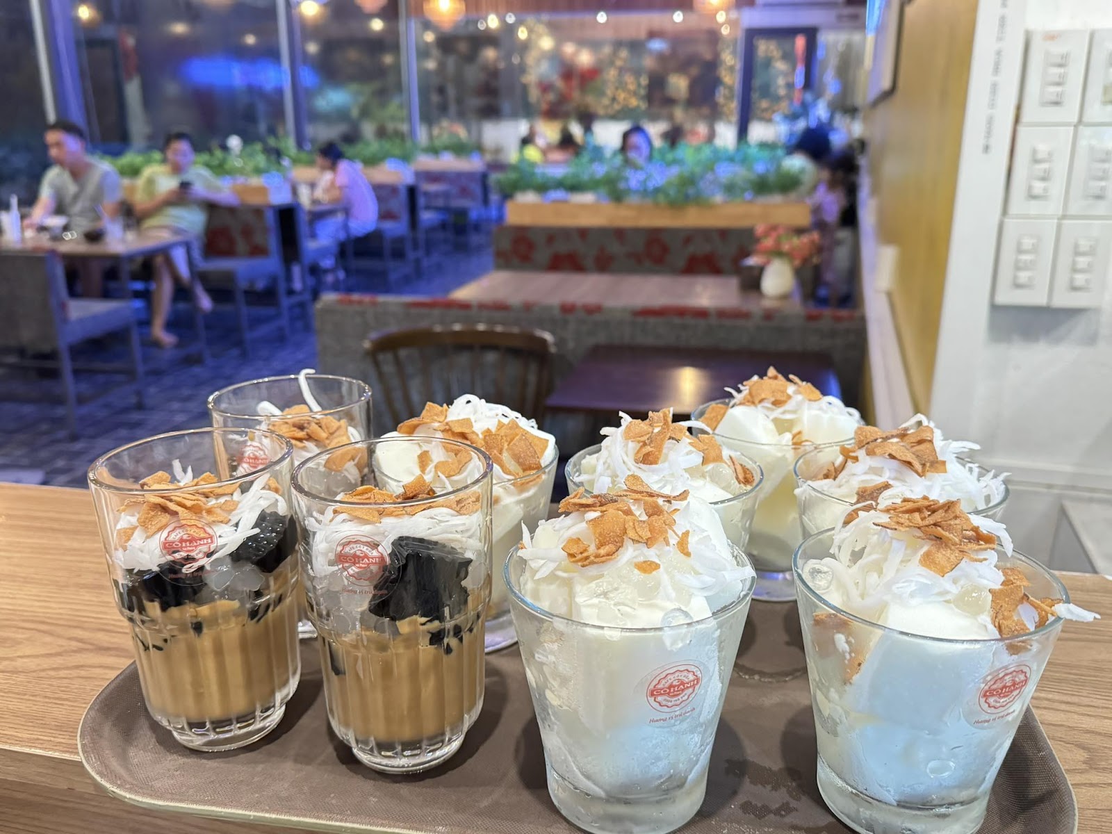 Hải Phòng nổi tiếng với nhiều món ăn ngon, độc đáo. Hải Phòng nổi tiếng với nhiều món ăn ngon, độc đáo.